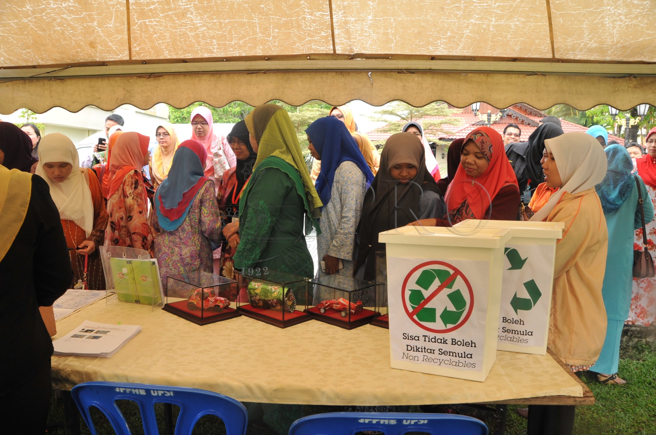 PRO 14 51 KKP PRO 7054